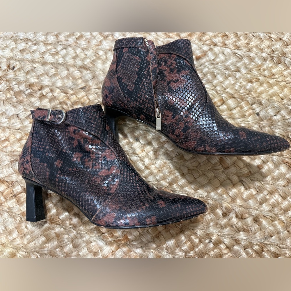 Joie Snakeskin Booties Sz 8.5